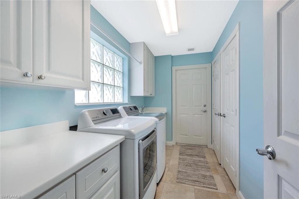 8165 Xenia Ln, Naples, FL 34114-27