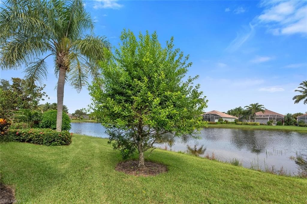 8165 Xenia Ln, Naples, FL 34114-33