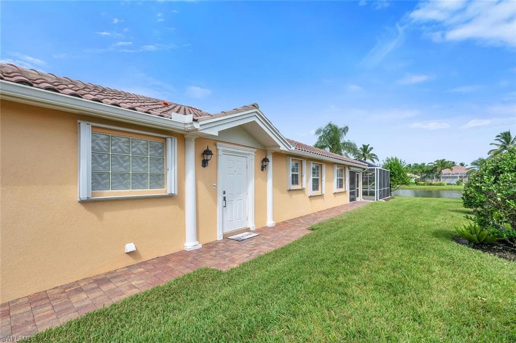 8165 Xenia Ln, Naples, FL 34114-3