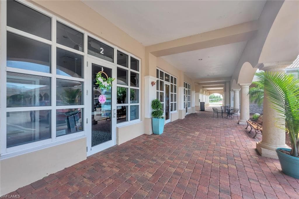 8165 Xenia Ln, Naples, FL 34114-39