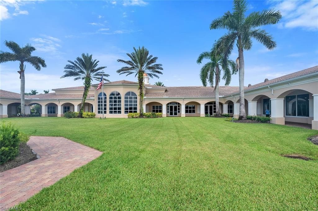 8165 Xenia Ln, Naples, FL 34114-45