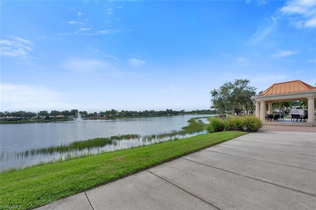 8165 Xenia Ln, Naples, FL 34114-46
