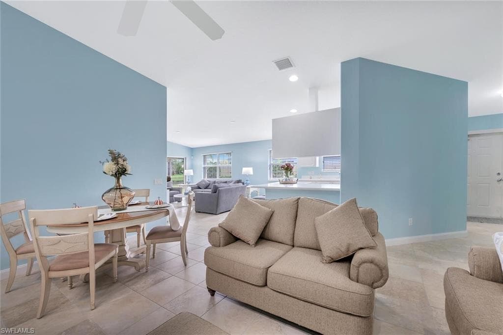 8165 Xenia Ln, Naples, FL 34114-5