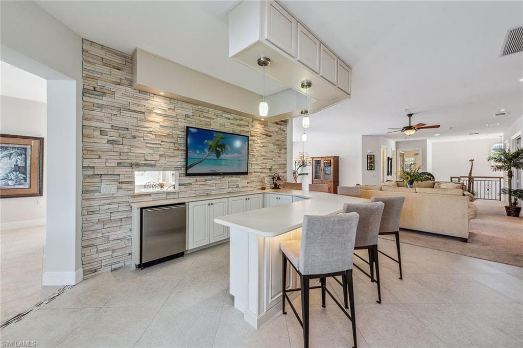 3725 Montreux Ln 204, Naples, FL 34114-9