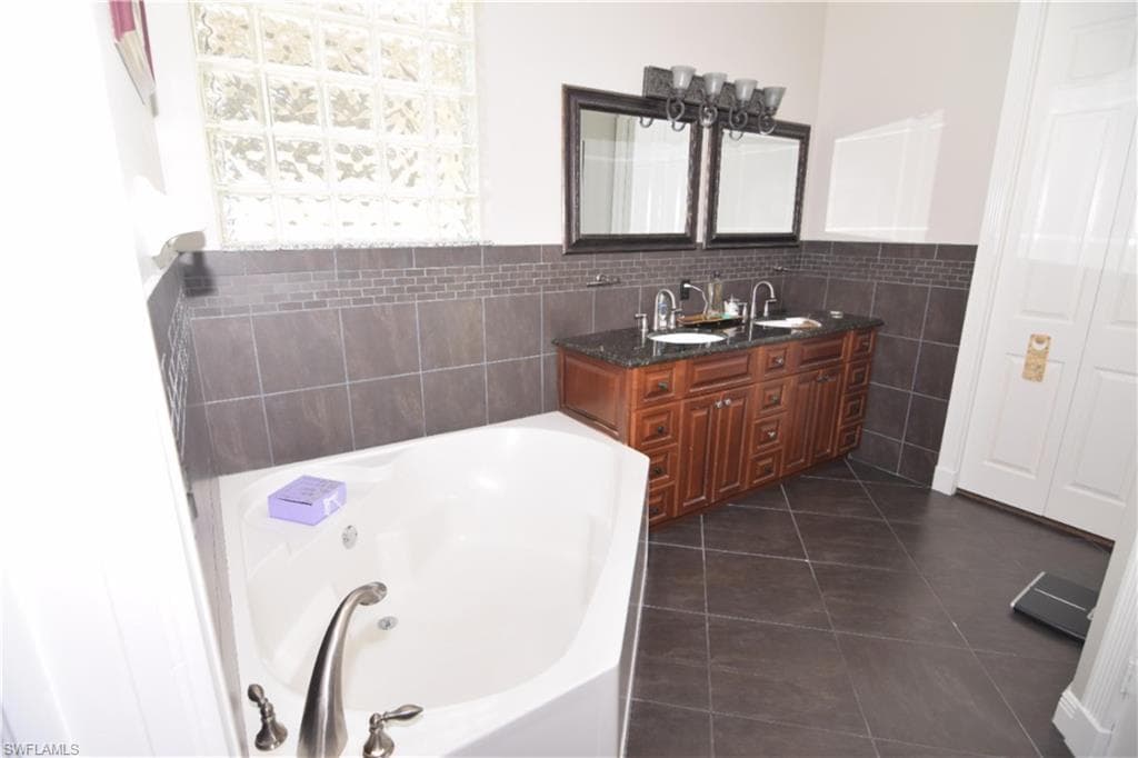 28315 Hidden Lake Dr, Bonita Springs, FL 34134-21