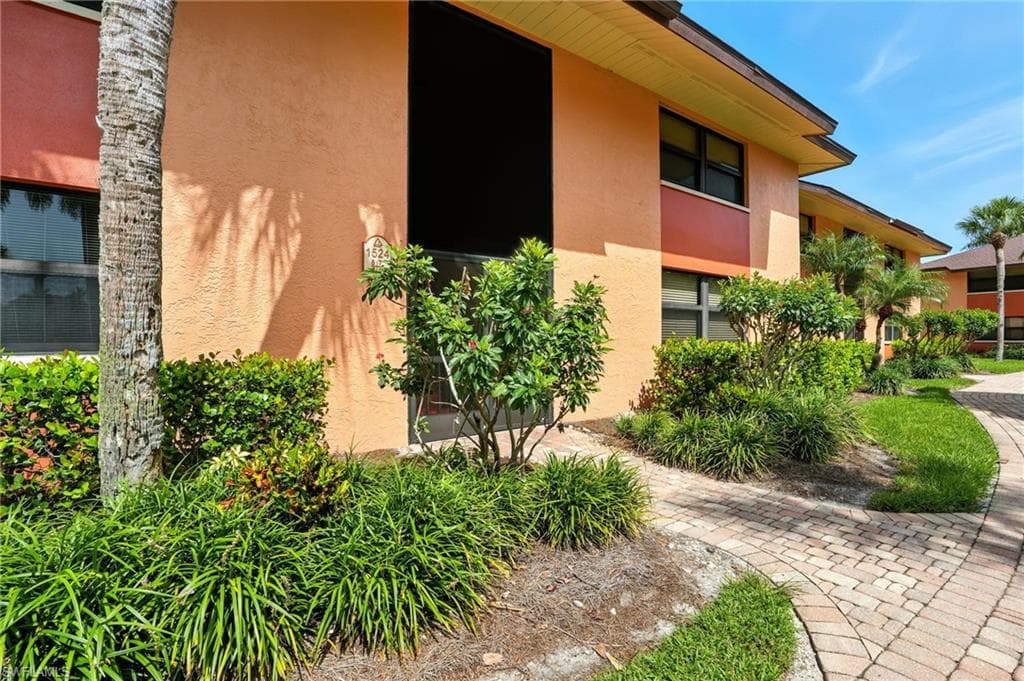 1524 Mainsail Dr 8, Naples, FL 34114-19