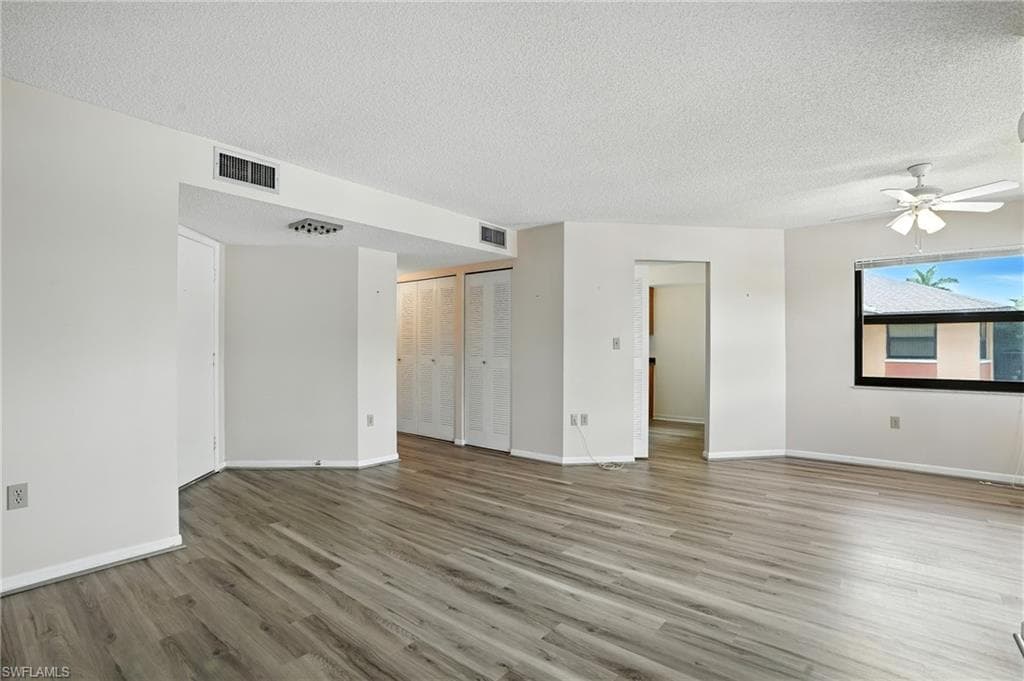 1524 Mainsail Dr 8, Naples, FL 34114-4