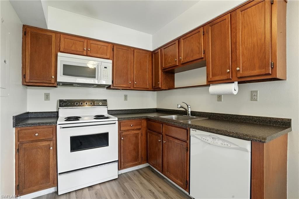 1524 Mainsail Dr 8, Naples, FL 34114-8