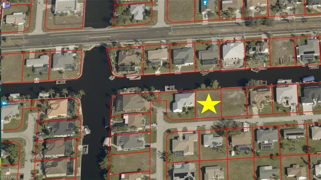 427 40th Ter, Cape Coral, FL 33914-1