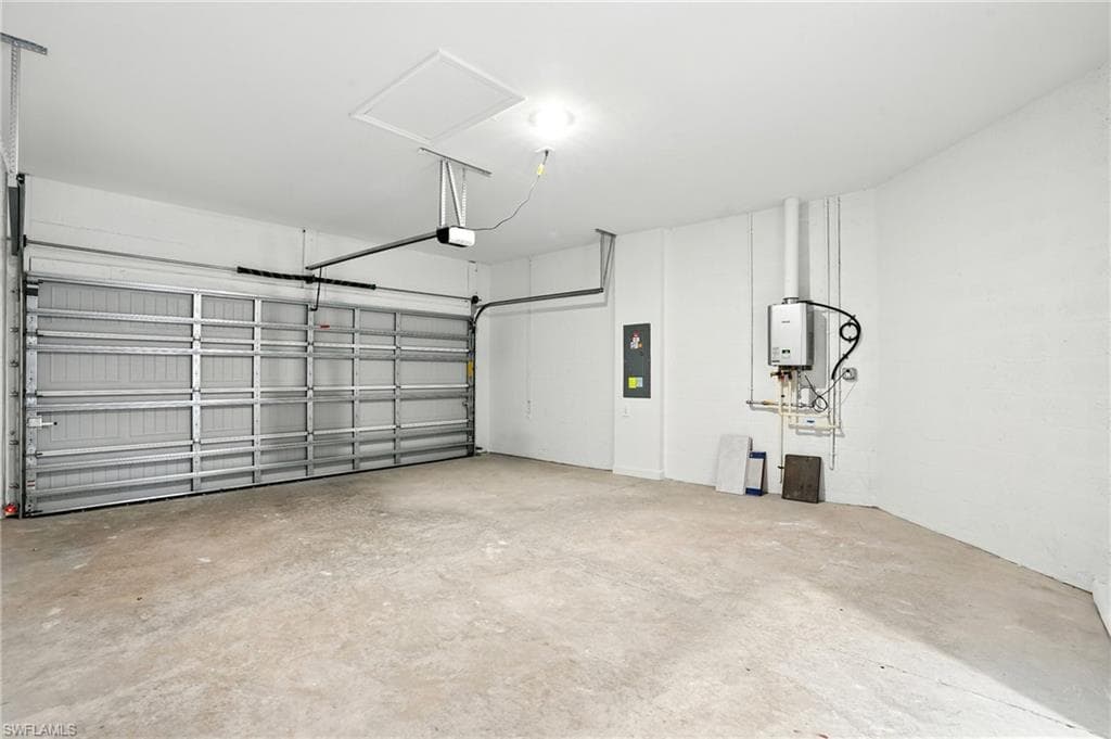 19604 Hinkley Dr, Estero, FL 33928-36