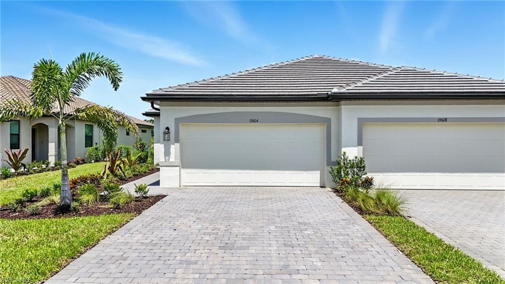 19604 Hinkley Dr, Estero, FL 33928-5