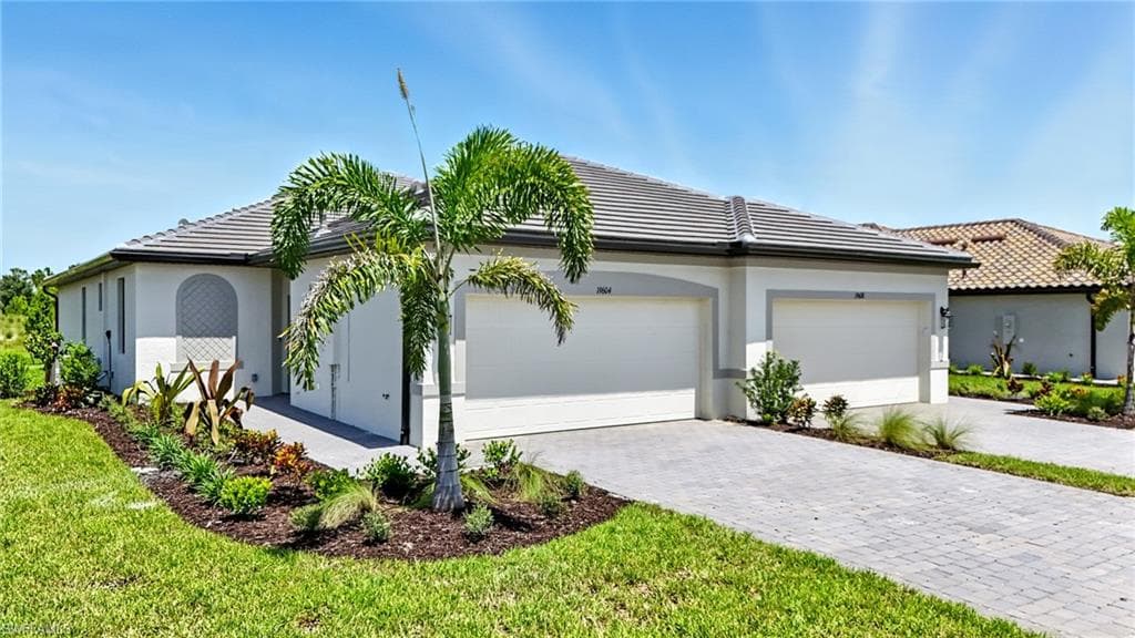 19604 Hinkley Dr, Estero, FL 33928-6