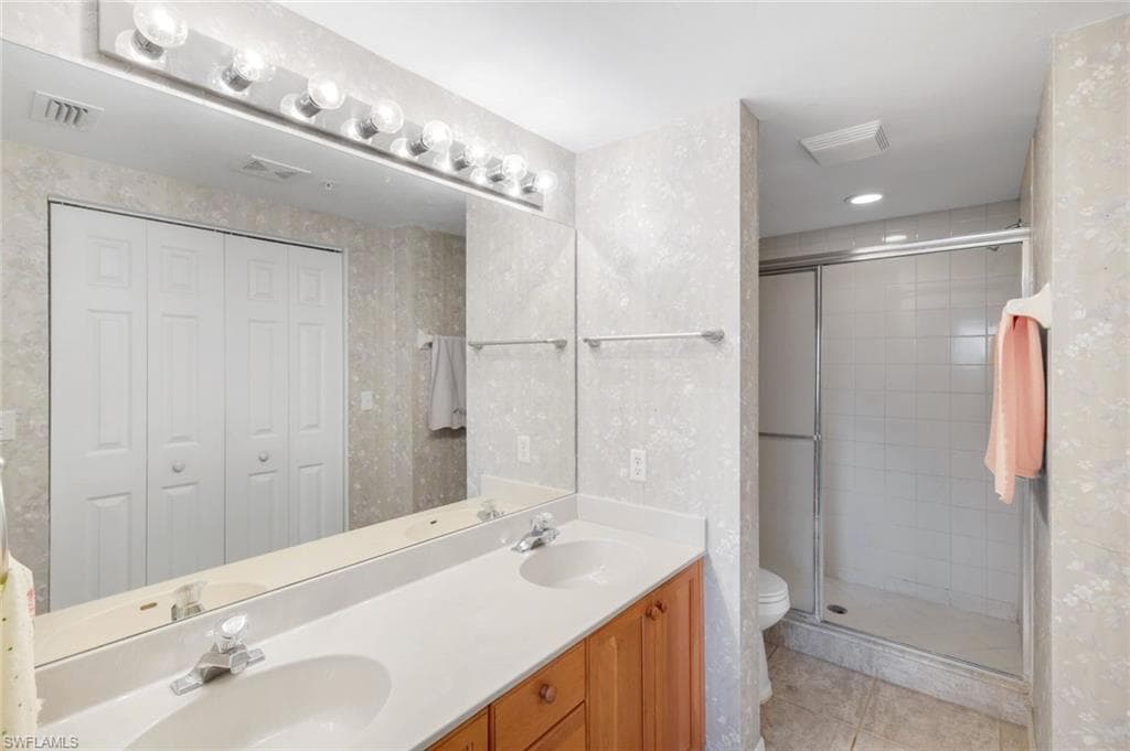 5015 Cedar Springs Dr 103, Naples, FL 34110-18