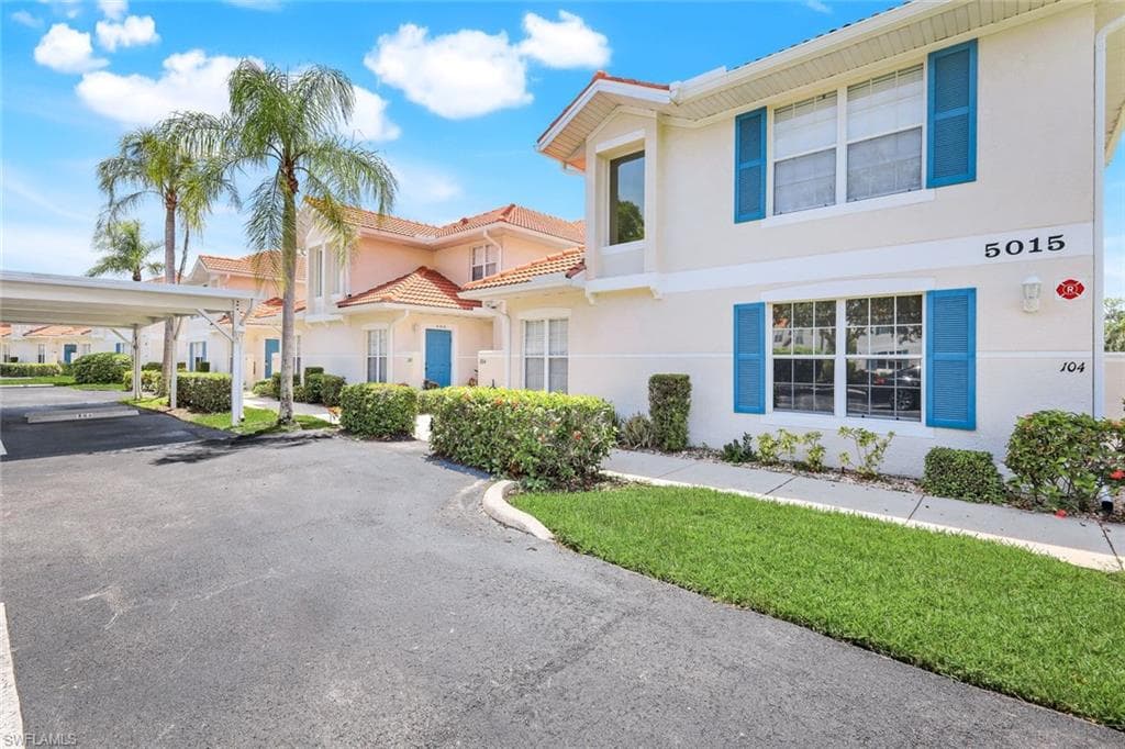 5015 Cedar Springs Dr 103, Naples, FL 34110-3