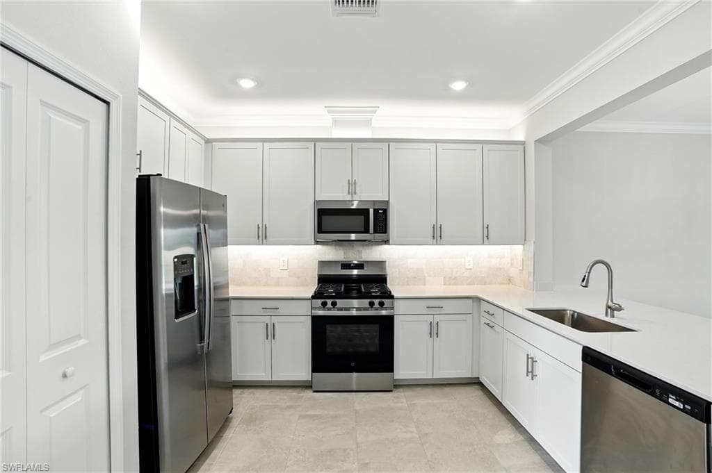 19608 Hinkley Dr, Estero, FL 33928-18