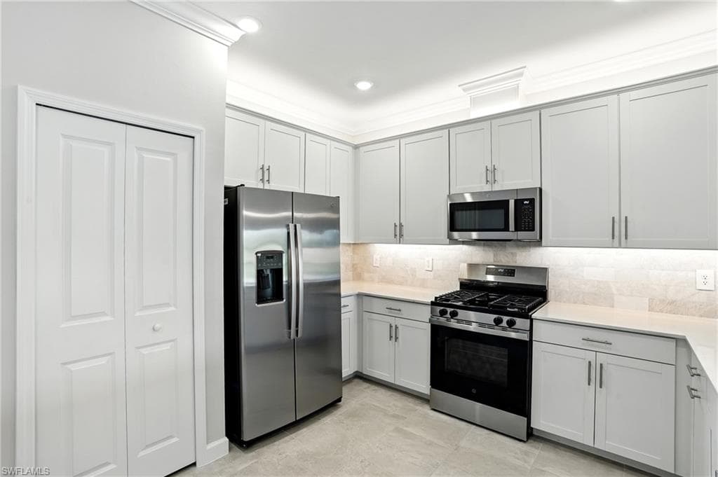 19608 Hinkley Dr, Estero, FL 33928-19