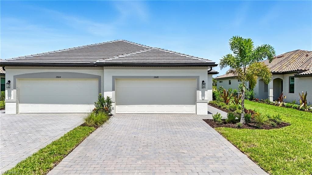 19608 Hinkley Dr, Estero, FL 33928-5