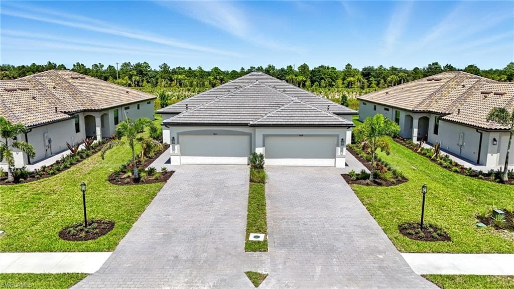 19608 Hinkley Dr, Estero, FL 33928-6