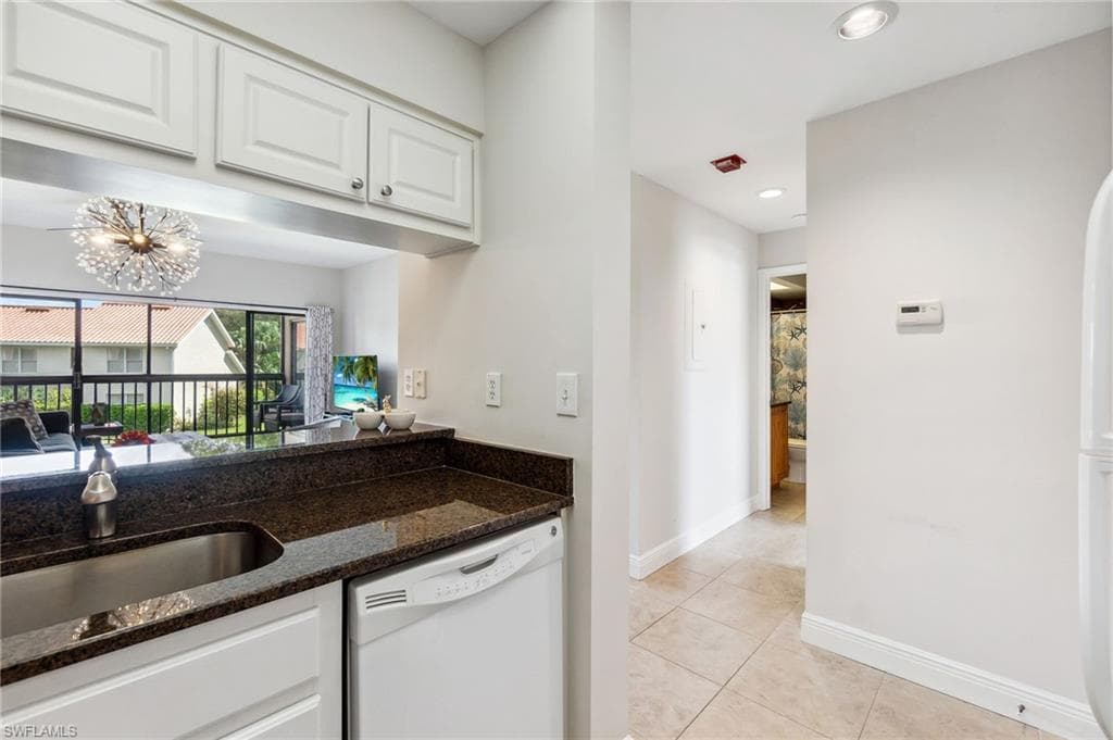 3327 Olympic Dr 526, Naples, FL 34105-8