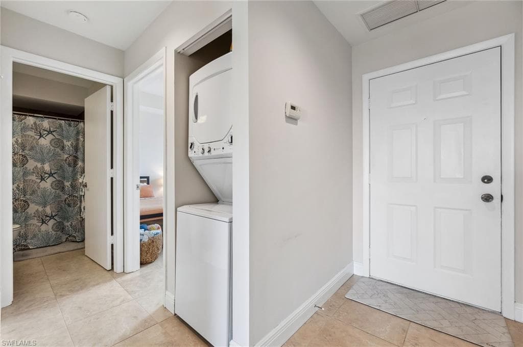 3327 Olympic Dr 526, Naples, FL 34105-14