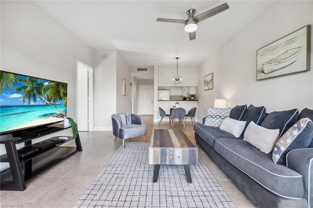 3327 Olympic Dr 526, Naples, FL 34105-5