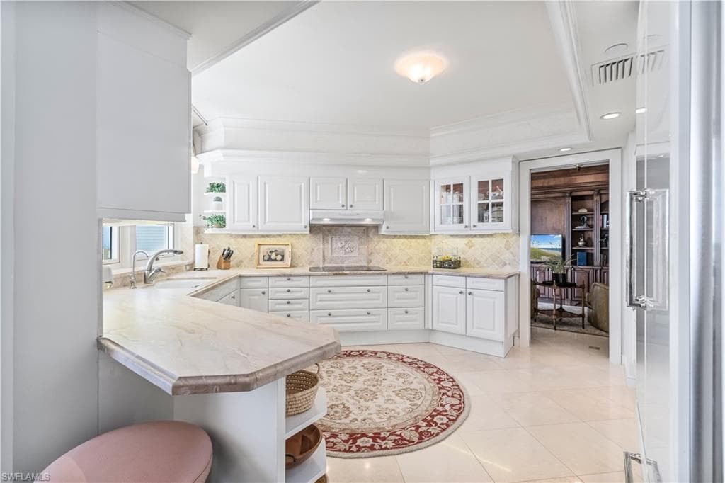 4021 Gulf Shore Blvd N 1403, Naples, FL 34103-9