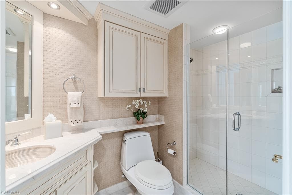 4021 Gulf Shore Blvd N 1403, Naples, FL 34103-22