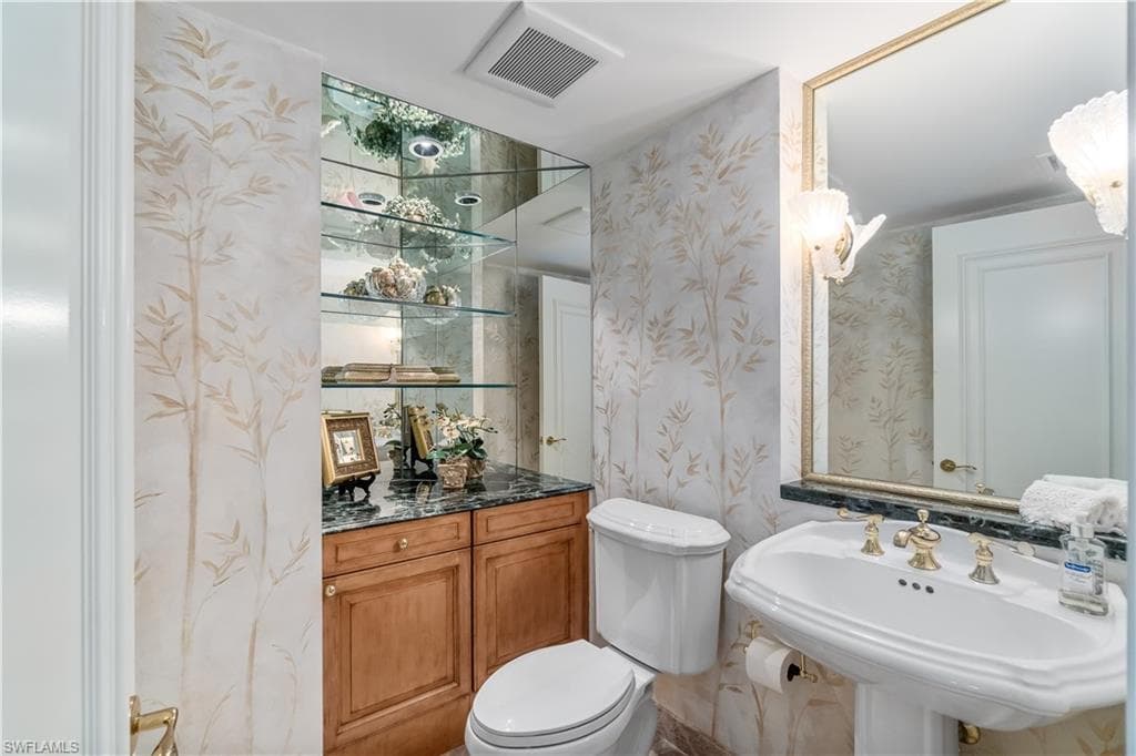 4021 Gulf Shore Blvd N 1403, Naples, FL 34103-25