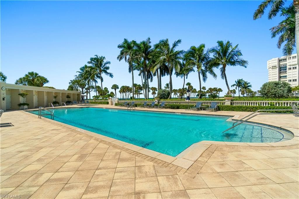 4021 Gulf Shore Blvd N 1403, Naples, FL 34103-43