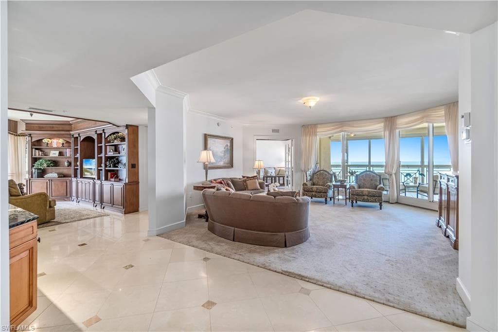 4021 Gulf Shore Blvd N 1403, Naples, FL 34103-3