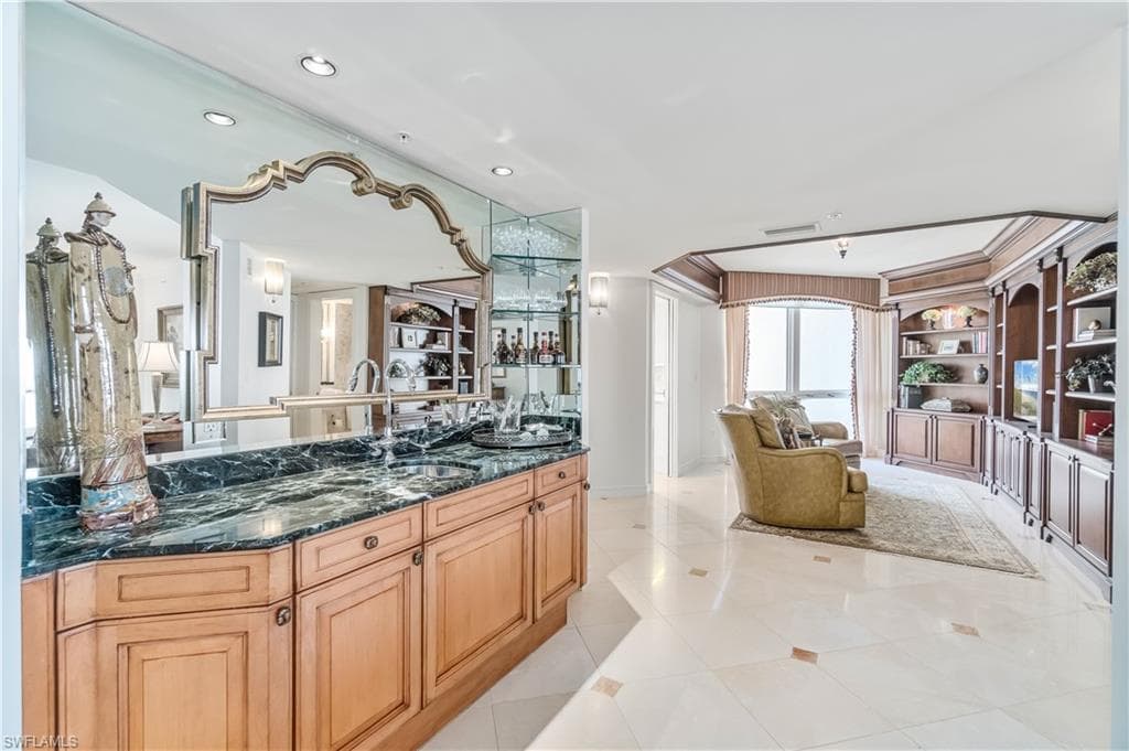4021 Gulf Shore Blvd N 1403, Naples, FL 34103-5