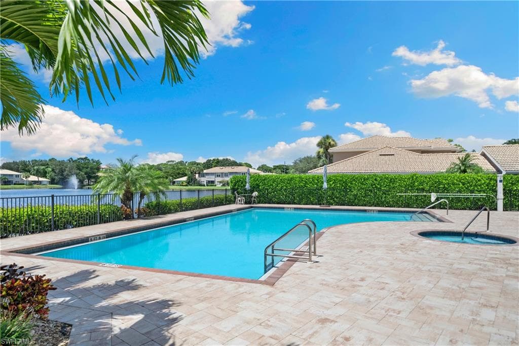 347 Emerald Bay Cir S7, Naples, FL 34110-37