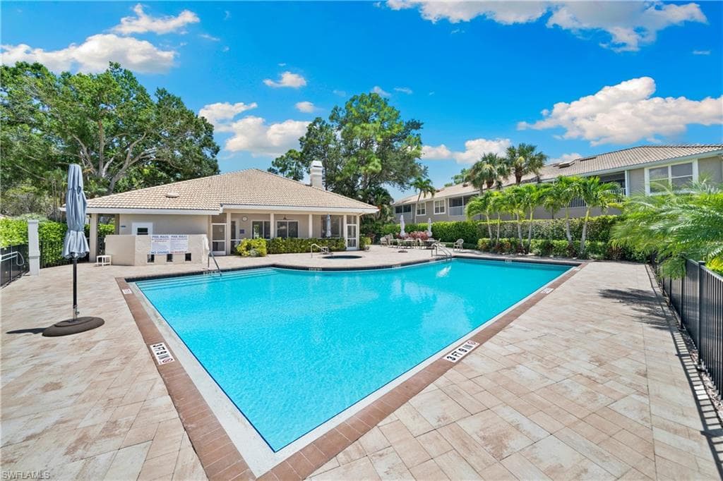 347 Emerald Bay Cir S7, Naples, FL 34110-38