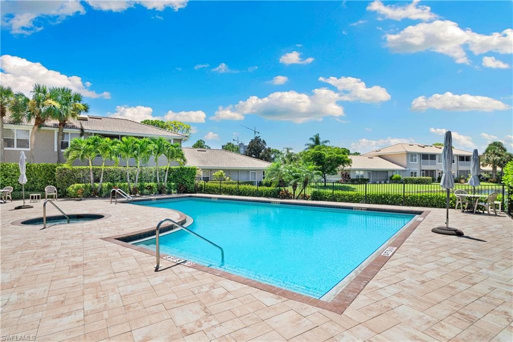 347 Emerald Bay Cir S7, Naples, FL 34110-39