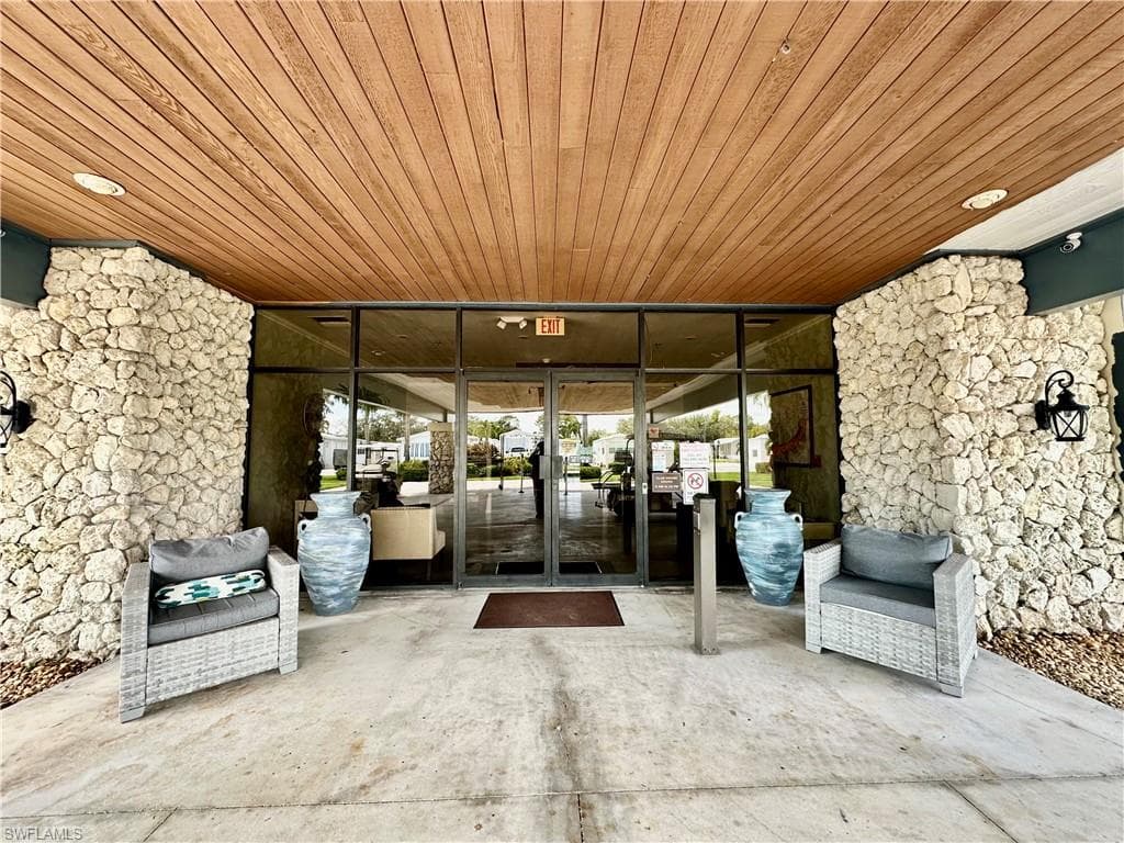 186 Panther Pass Cir 186, Naples, FL 34114-27