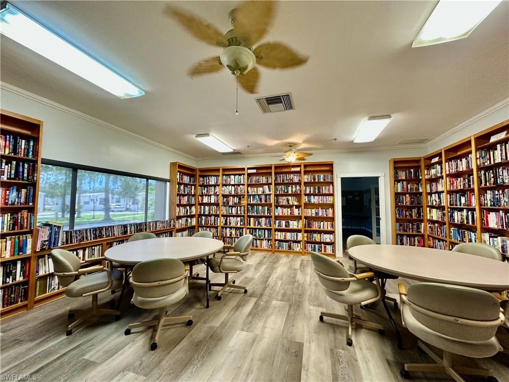 186 Panther Pass Cir 186, Naples, FL 34114-30