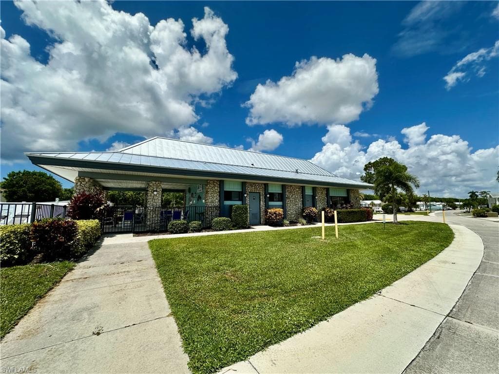 186 Panther Pass Cir 186, Naples, FL 34114-46
