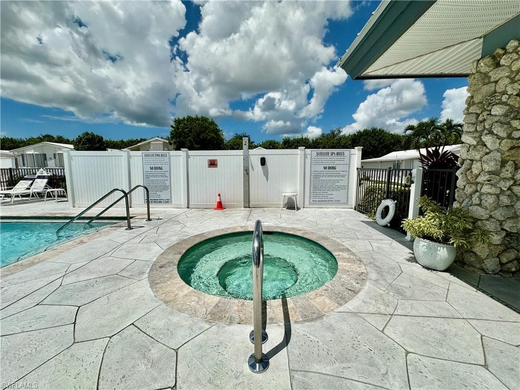 186 Panther Pass Cir 186, Naples, FL 34114-48