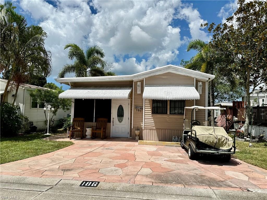 186 Panther Pass Cir 186, Naples, FL 34114-4