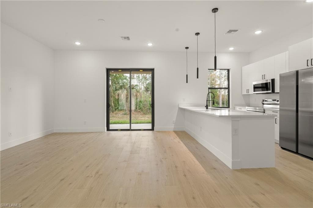 2717 20th St W, Lehigh Acres, FL 33971-19