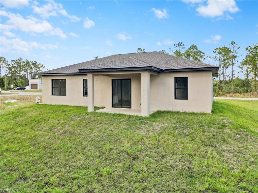 2717 20th St W, Lehigh Acres, FL 33971-2