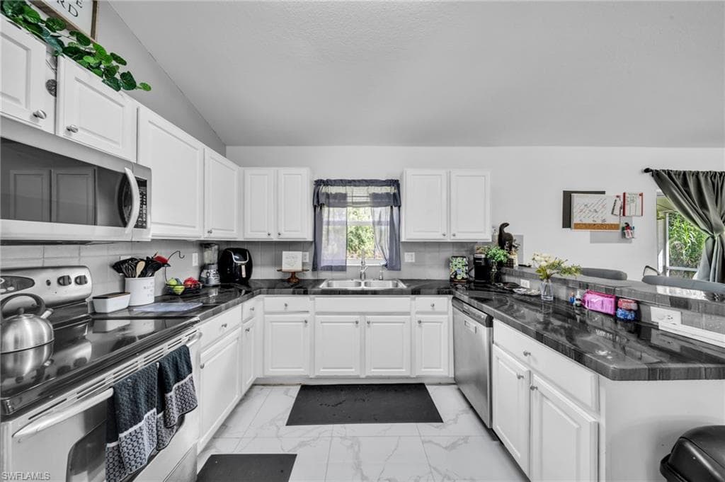 2071 20th Ave NE, Naples, FL 34120-15