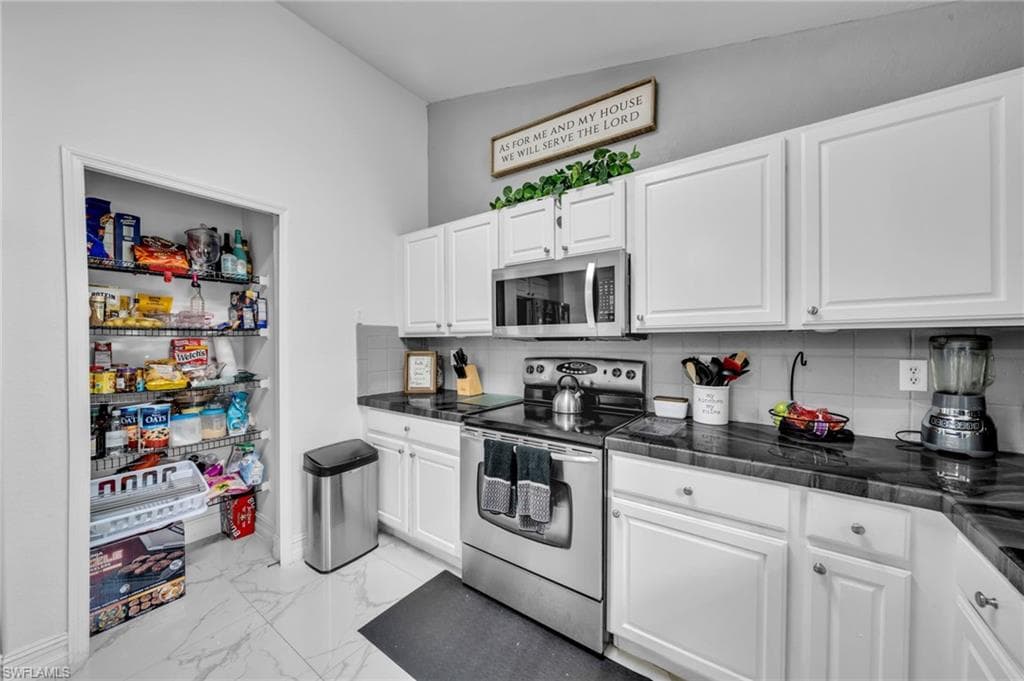 2071 20th Ave NE, Naples, FL 34120-16