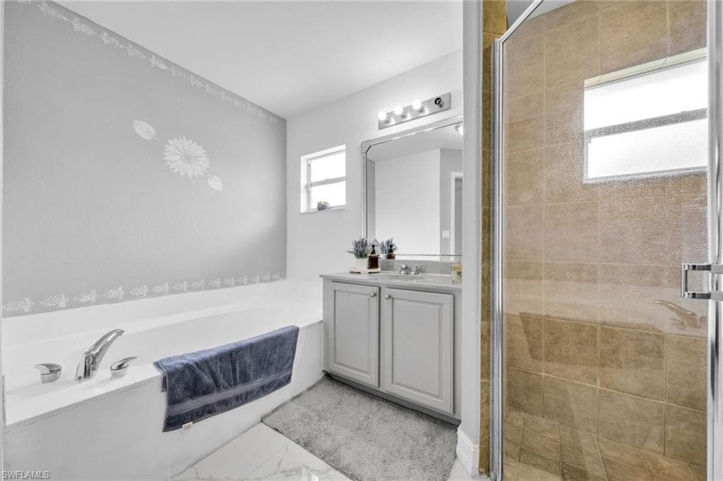2071 20th Ave NE, Naples, FL 34120-27