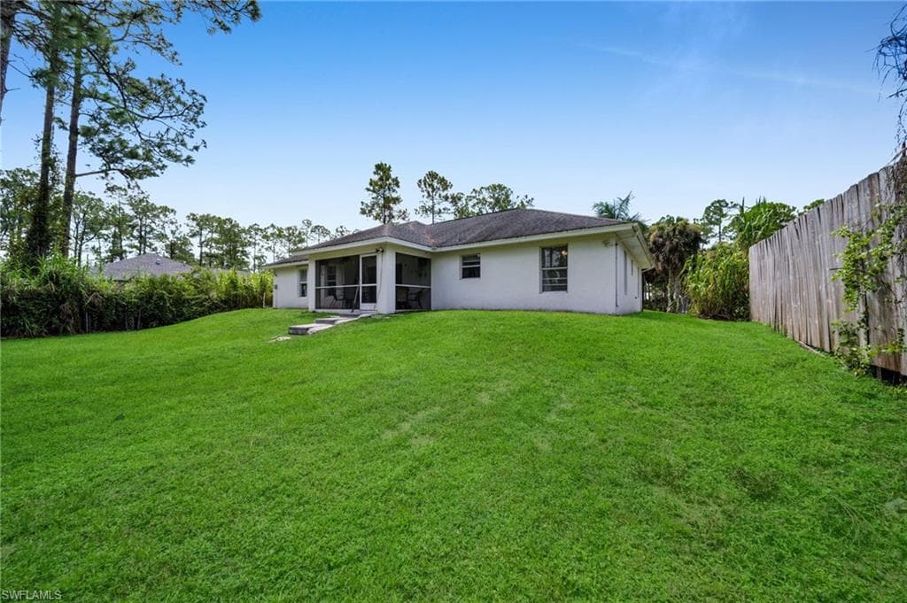 2071 20th Ave NE, Naples, FL 34120-3