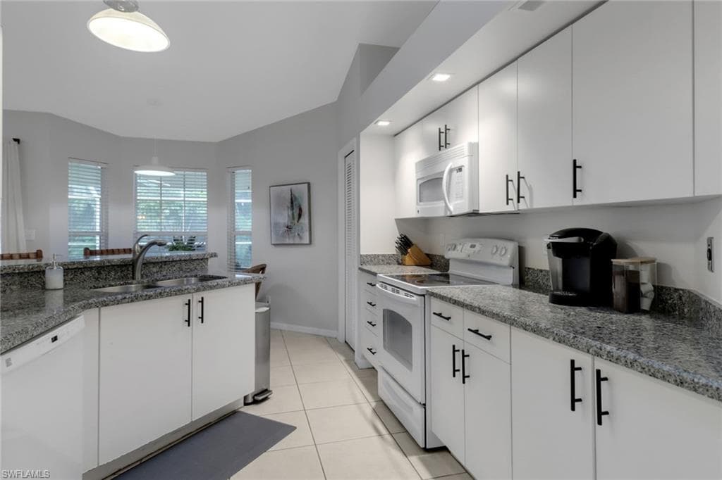 5156 Mabry Dr, Naples, FL 34112-17