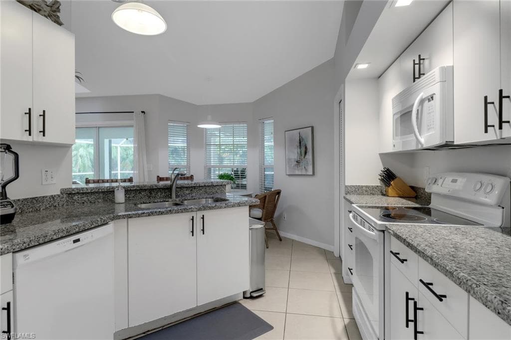 5156 Mabry Dr, Naples, FL 34112-18