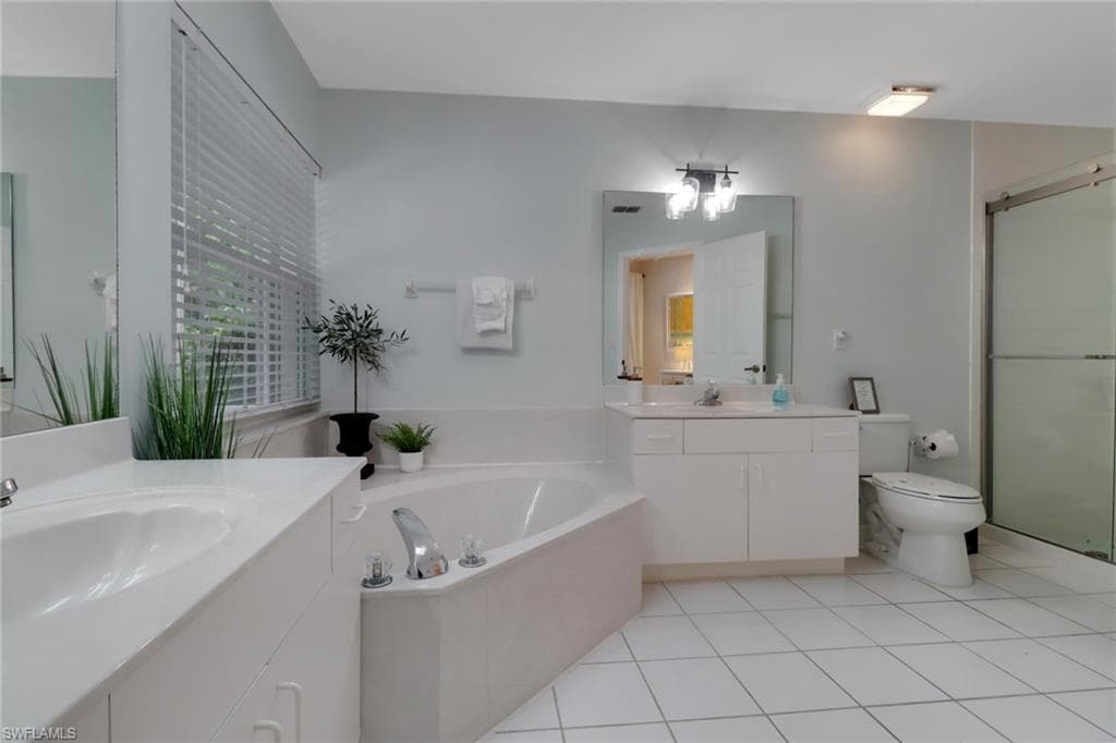 5156 Mabry Dr, Naples, FL 34112-25