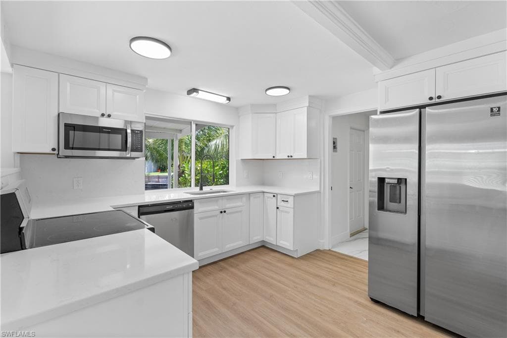 66 River Ct, Naples, FL 34110-14