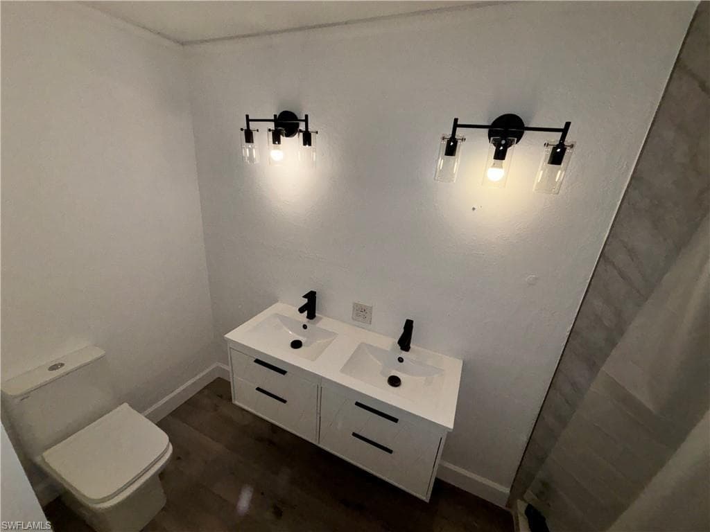 120 18th St NE, Naples, FL 34120-10